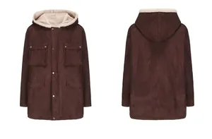 Voor- en achteraanzichten van een bruine herenjas met capuchon van imitatieleer en fleece