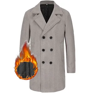 Dettaglio del cappotto da uomo in lana spigata grigia con calda fodera trapuntata.