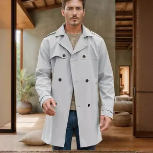 Gabardina de doble botonadura ajustada para hombre en gris claro con solapa
