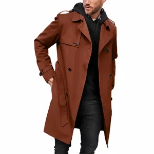 Gabardina marrón de doble botonadura para hombre con corte ajustado y diseño de solapa