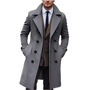 Cappotto lungo di lana grigio a doppiopetto da uomo elegante per stile business.