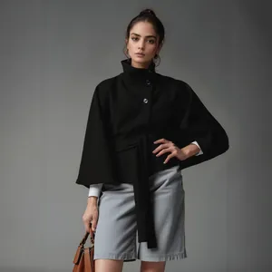 Elegante zwarte capejas met opstaande kraag en ceintuur voor dames in de herfst winter