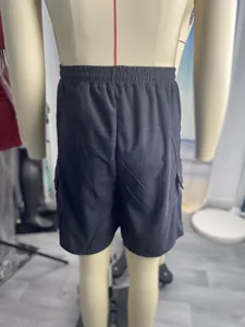 Rückansicht von Herren Cord-Cargo-Shorts in Dunkelblau mit elastischem Bund im Detail