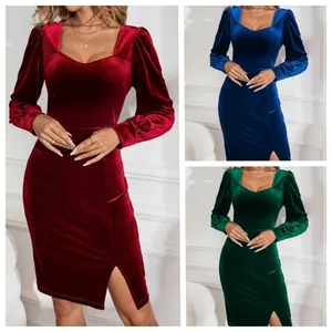 Vue détaillée de la robe en velours à col carré et manches gigot en trois couleurs