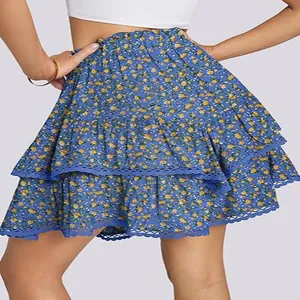Blaue geblümte Minirock im Bohème-Stil mit hoher Taille und Spitzenbesatz