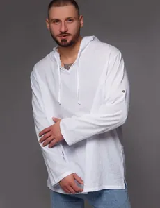 Chemise à capuche en lin blanc léger pour homme idéale pour la plage et l'extérieur.