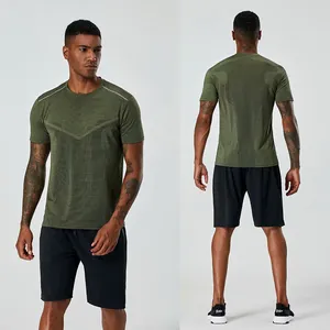 Voor- en achteraanzicht van groen sneldrogend sport-T-shirt voor heren fitness