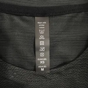 Hoogwaardig sport-T-shirt voor heren met sneldrogende stof en gedetailleerd maatlabel
