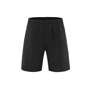 Detailansicht der schwarzen schnelltrocknenden Herren Sportshorts für Training