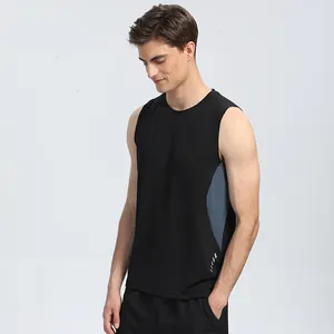 Canotta sportiva da uomo nera con inserti grigi, ad asciugatura rapida per il fitness