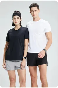 Vue détaillée de t-shirts de sport à séchage rapide pour hommes et femmes style