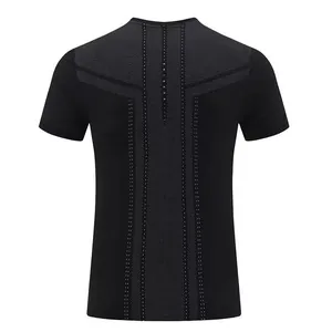Vue arrière du t-shirt de course noir à séchage rapide pour hommes avec maille respirante