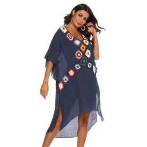 Dames strand-cover-up met diepe V-hals, gehaakt patchwork en onregelmatige zoomafwerking