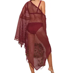 Cache-maillot de plage sexy en maille bordeaux avec pompons et ourlet irrégulier