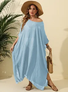 Locker geschnittenes Plus-Size Kaftan-Strandkleid in Hellblau mit Seitenschlitzen und Bodenlänge