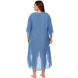 Vista trasera detallada de vestido de playa azul talla grande con encaje de ganchillo