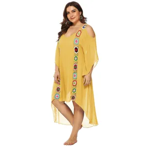 Vestido de playa de talla grande amarillo con patchwork de flores de ganchillo y dobladillo