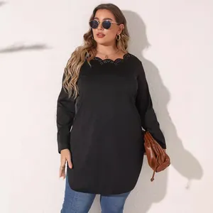 Tunique noire grande taille à manches longues pour femmes avec décolleté découpé au laser