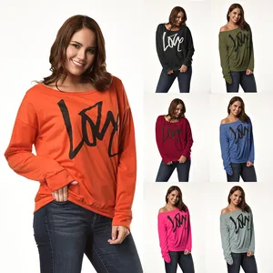 Detaillierte Collage der verschiedenen Farboptionen für das LOVE-Print Schulterfrei-Sweatshirt