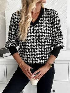 Elegante felpa da donna con scollo a V e motivo pied-de-poule bianco e nero