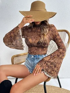T-shirt da donna in mesh con stampa paisley e maniche a campana eleganti per uno stile retrò