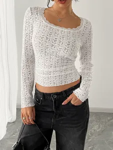 Elegant white lace U-neck long sleeve slim fit crop T-shirt for women's spring style