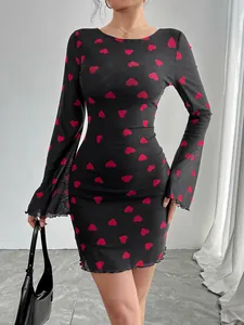 Robe Courte en Mesh Imprimé Cœur Automne Femme Manche Évasée Dos Nu Coupe Slim Bodycon Tenue de Soirée