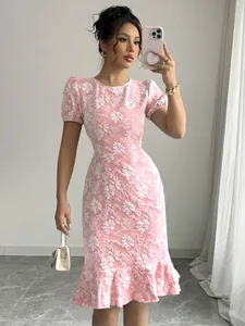 Elegant pink floral slim fit knee-length dress with ruffled hem and puff sleeves