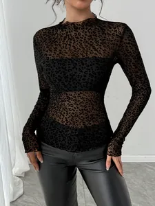 Elegante top da donna in mesh leopardato nero a maniche lunghe con collo alto