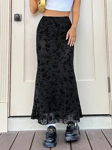 Elegant black floral flocked mermaid maxi skirt for women with casual vintage style
