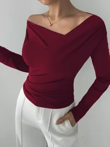 Elegante camicetta bordeaux con spalle scoperte e scollo a incrocio a maniche lunghe donna