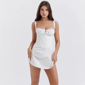 Abito corto bianco sexy con lacci, vestibilità aderente, abito estivo a canotta da donna.