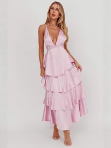 Schickes rosa rückenfreies gestuftes Maxikleid mit tiefem V-Ausschnitt für elegante Damen
