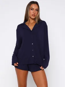 Ensemble de pyjama bleu marine pour femmes avec chemise à manches longues et short