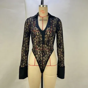 Eleganter transparenter Langarm-Body aus schwarzer Spitze mit tiefem V-Ausschnitt