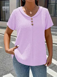 Casual lavender textured V-neck short sleeve T-shirt for women with decorative buttons