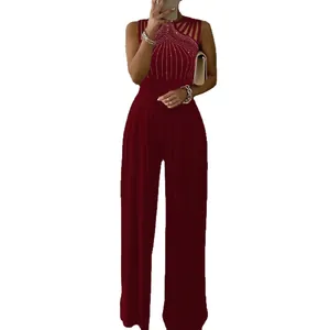 Combinaison élégante bordeaux sans manches avec motif strass et jambes larges