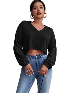 Haut en maille noir à col en V pour femmes avec coupe courte et manches longues