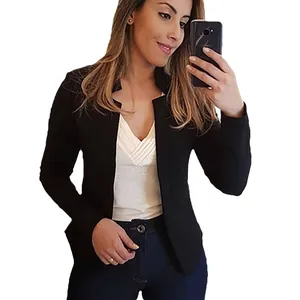 Chaqueta blazer negra entallada para mujer, diseño abierto ideal para oficina y diario.