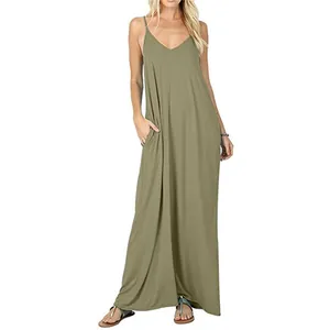 Detailweergave van een losse casual olijfgroene maxi-jurk met zakken en dunne spaghettibandjes