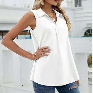 Λεπτομέρεια του λευκού αμάνικου polo top με κομψές πιέτες μπροστά για το καλοκαίρι