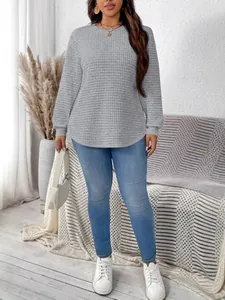 Plus-size casual gray waffle knit pullover sweatshirt with rounded hem for autumn and winter