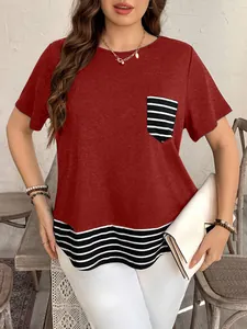 Camiseta casual roja de manga corta con bolsillo a rayas y detalles en el dobladillo