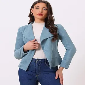 Élégante veste femme en suédine bleu clair avec revers vêtement court et décontracté