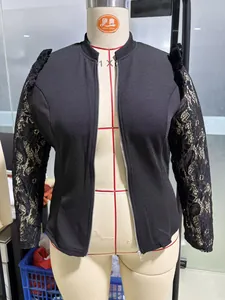 Gilet noir pour femme avec manches en dentelle florale délicate et fermeture éclair