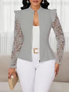 Veste de tailleur grise élégante avec manches en dentelle et fermeture éclair pour femme