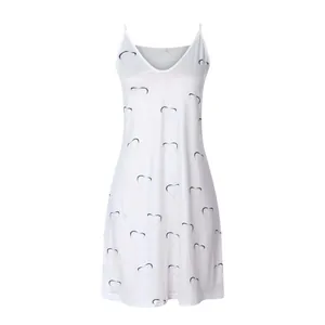 Robe caraco blanche à col en V avec imprimé cœur gris élégant pour femme en été