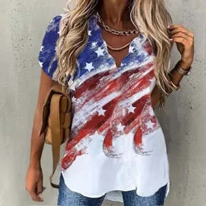 Chemisier élégant à col en V ondulé pour femme avec imprimé artistique de drapeau américain
