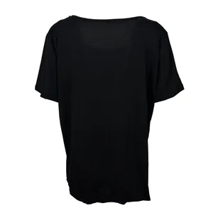 Detaillierte Rückansicht eines minimalistischen, locker sitzenden schwarzen T-Shirts