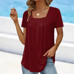 Elegantes weinrotes Damen T-Shirt mit quadratischem Ausschnitt und Falten